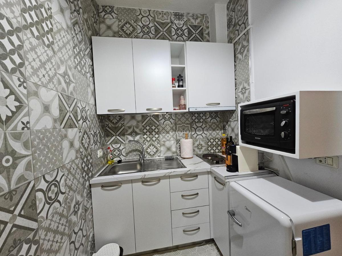 Vibe Studio Apartment Tiranë Eksteriør bilde